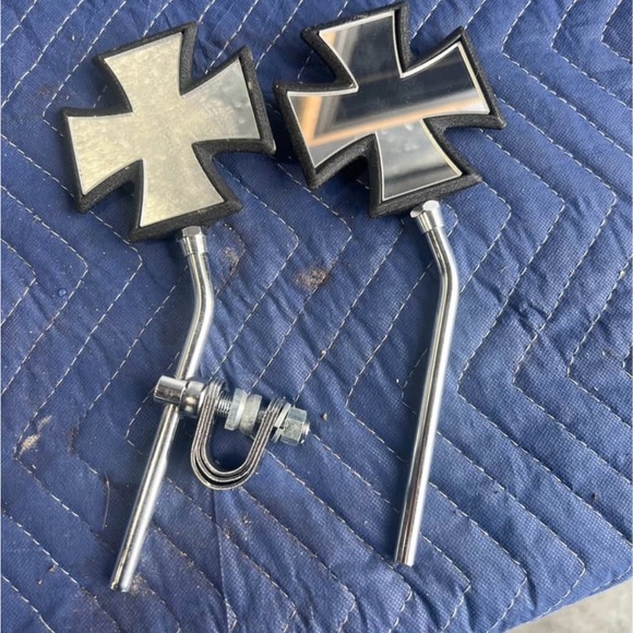 mirrors - Picture 1 of 2